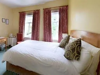 Kilcoran & Leisure Centre Hotel 3*